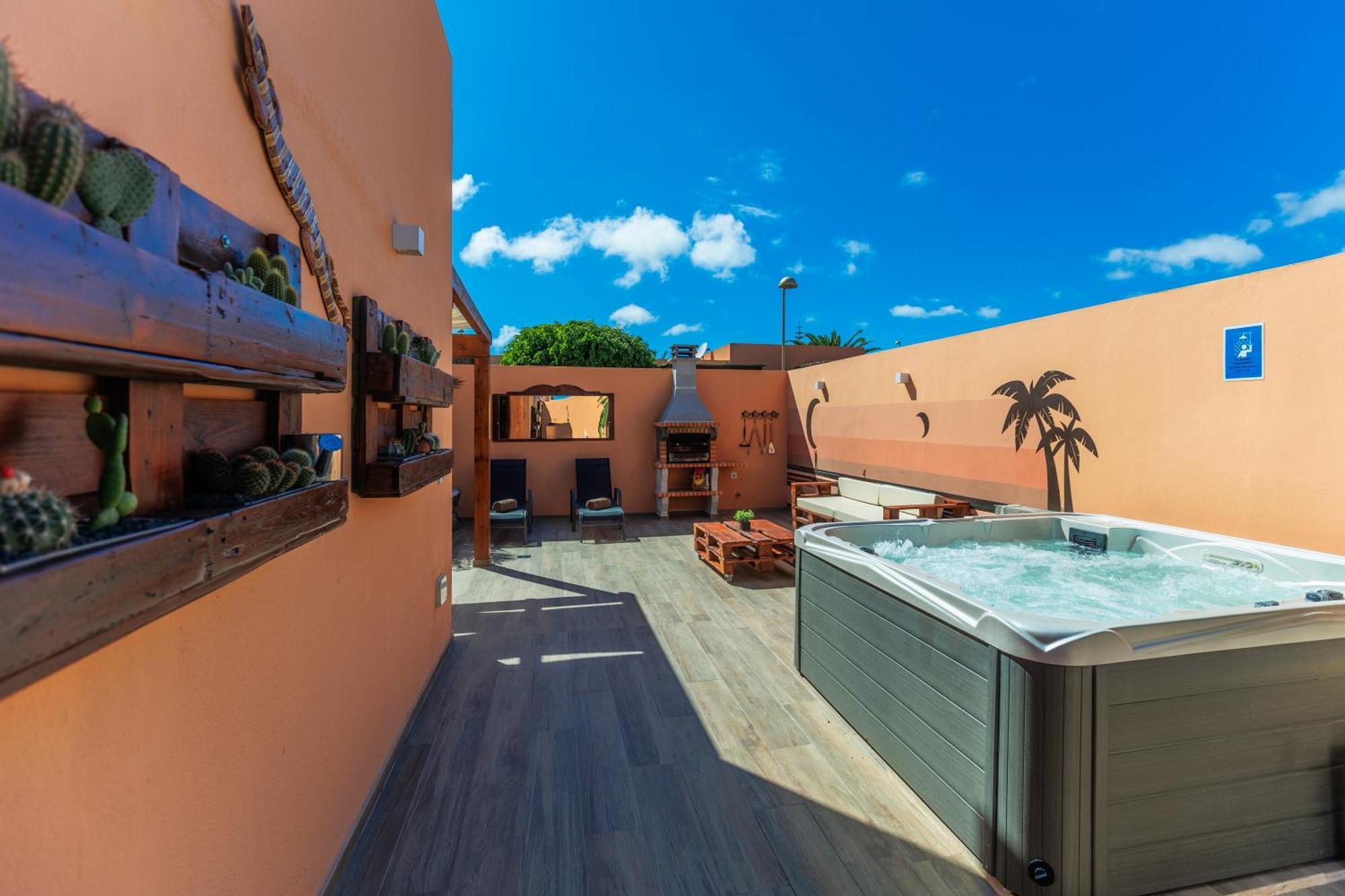Villa Jacuzzi & Barbecue La Oliva Exteriör bild