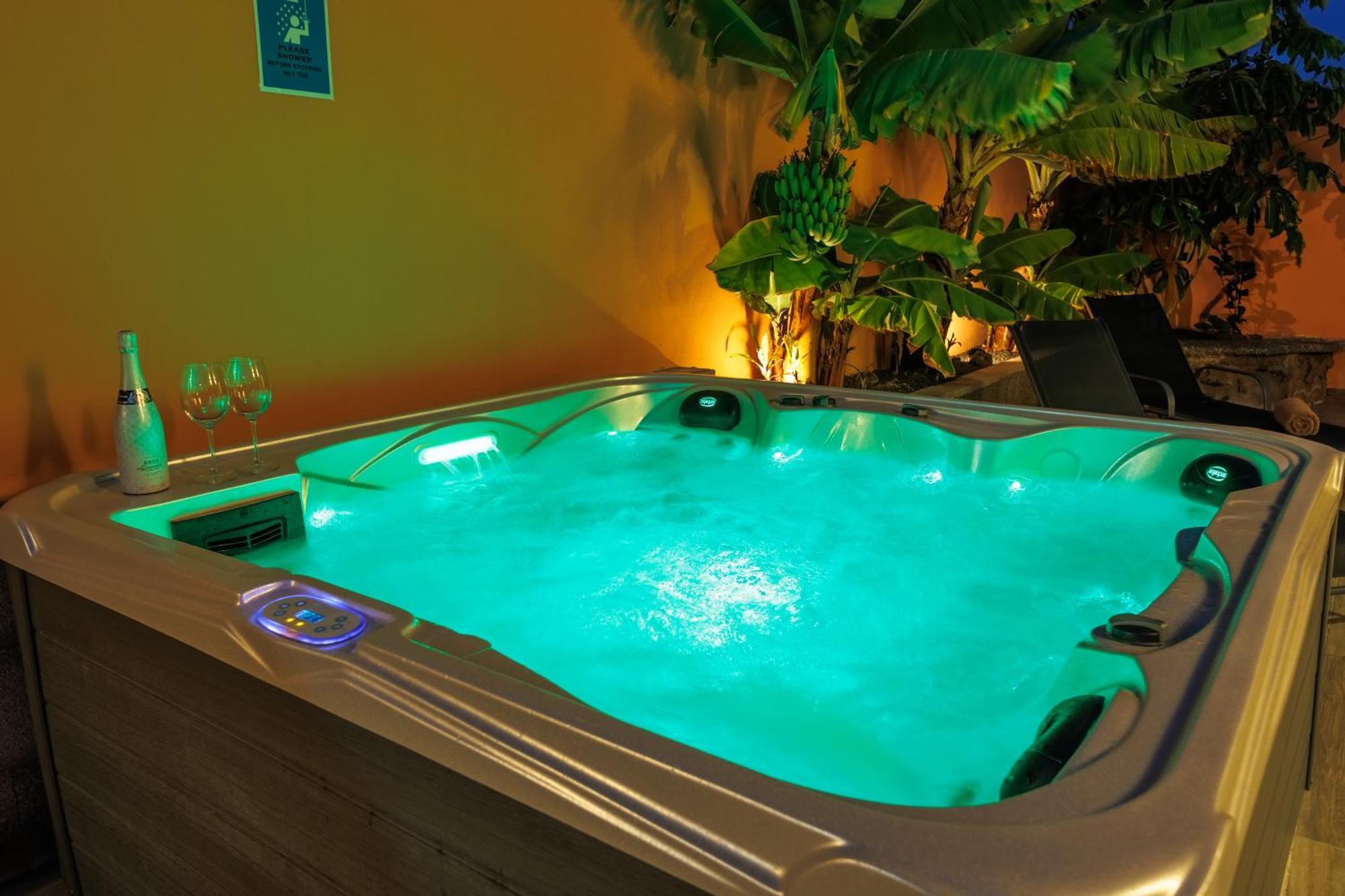 Villa Jacuzzi & Barbecue La Oliva Exteriör bild